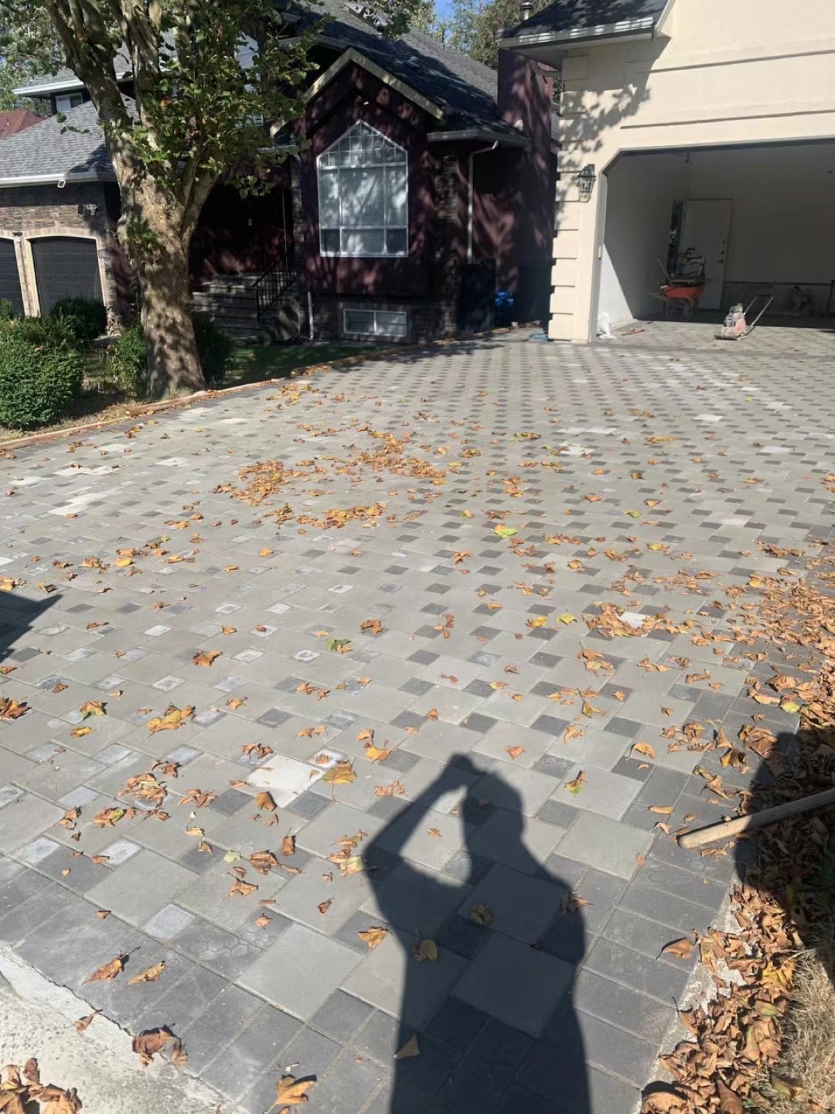 Checkerboard pattern paver driveway