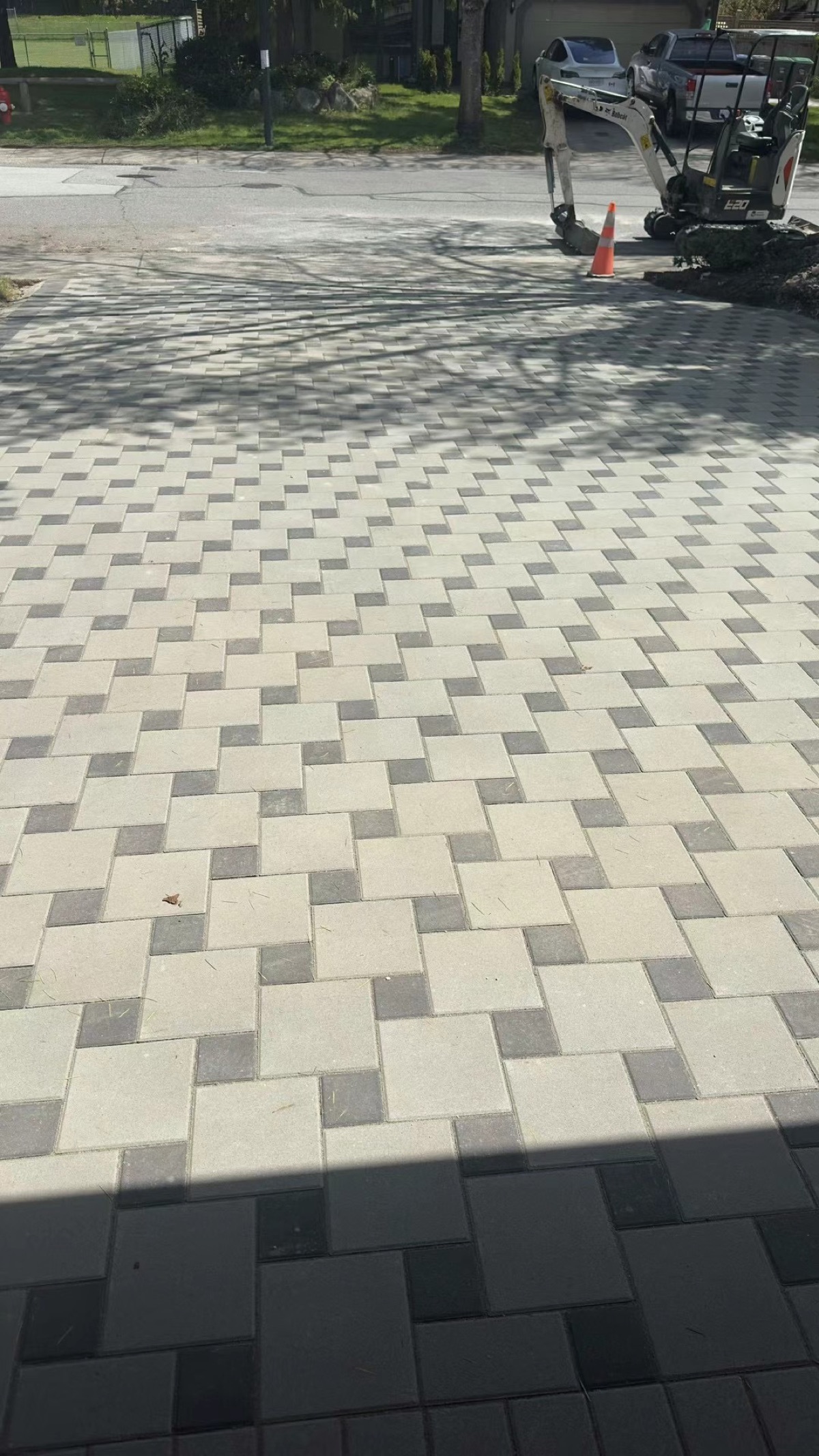 Artificial turf putting green with concrete borders